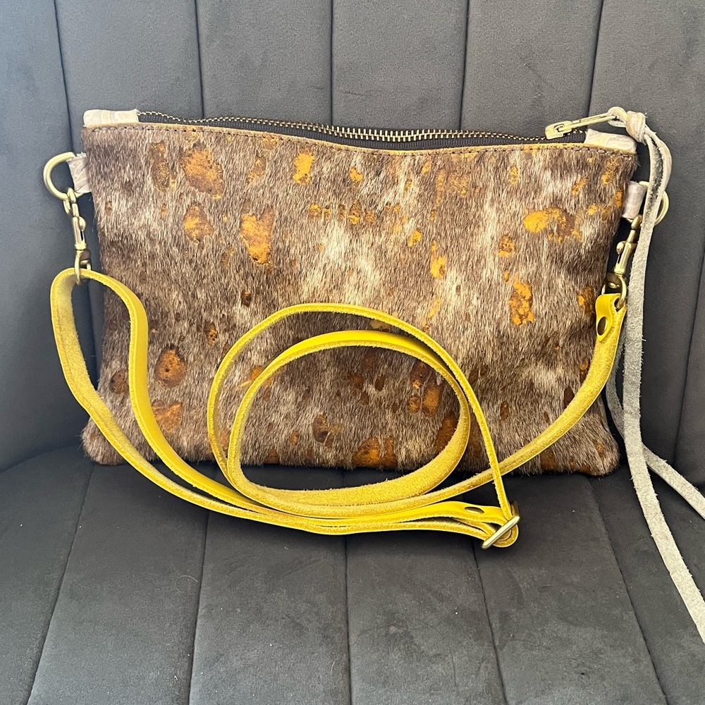 Stylish Tan and Yellow Crossbody Bag - Picture 2 of 6